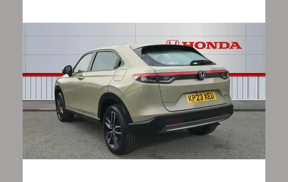 Used Honda HR-V Elegance 131 HP (96 kW) 2023 Beige SUV