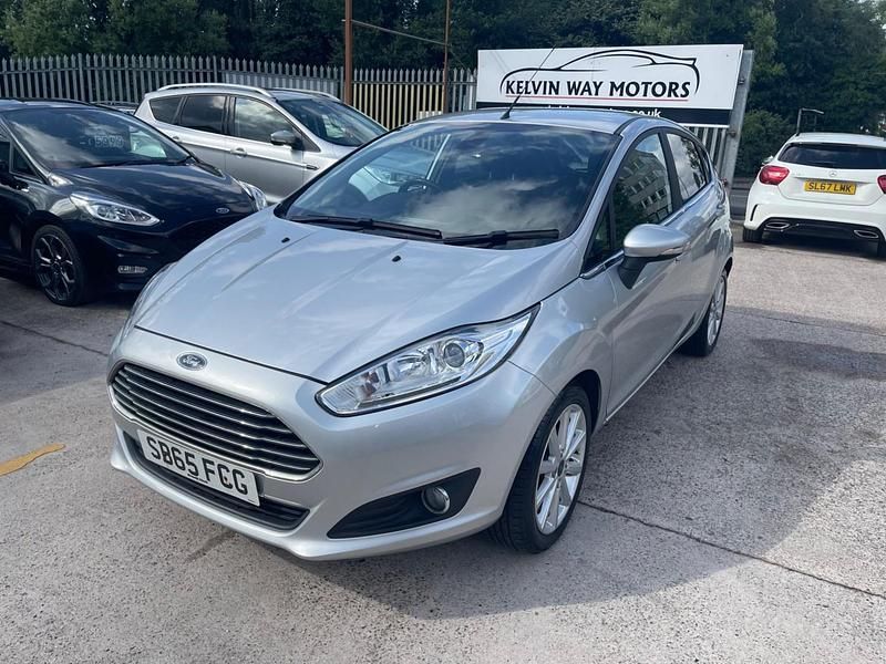 Silver Used 2015 Ford Fiesta Titanium Hatchback | £3,899 (Super price) - Image 1/4