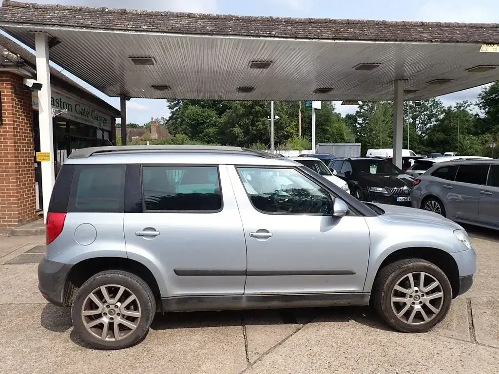 Used Skoda Yeti Elegance 105 HP (77 kW) 2010 Blue SUV