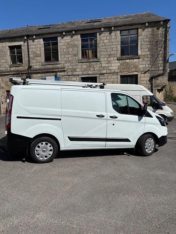 Used Ford Transit Custom 105 HP (77 kW) 2018 White Van