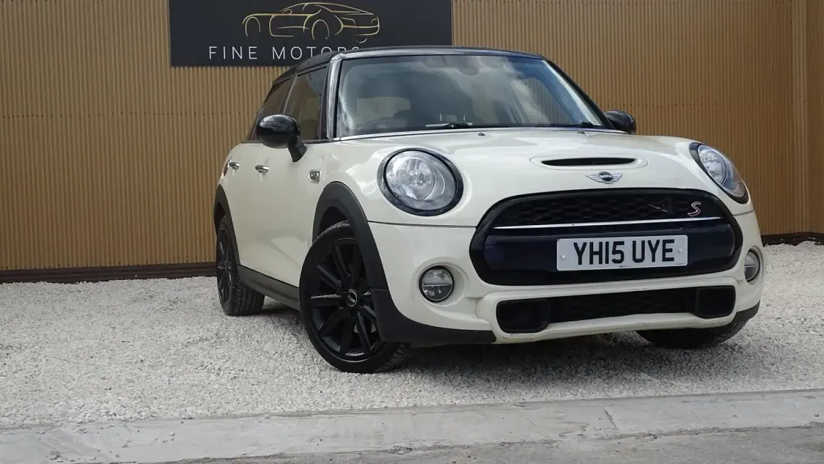 Begagnad Mini Cooper S Hatch 2015 Vit Halvkombi