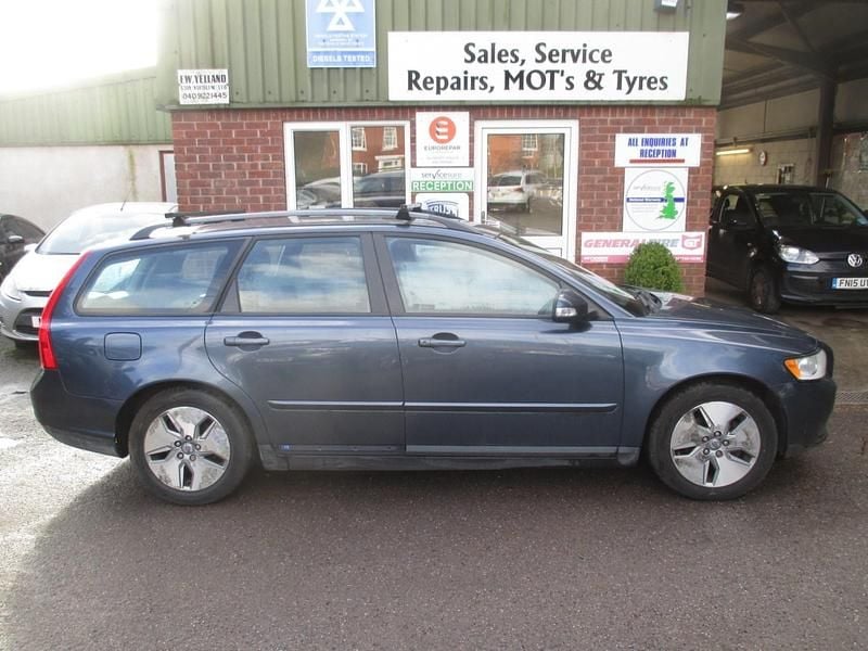 Used Volvo V50 109 HP (80 kW) 2009 Blue Estate