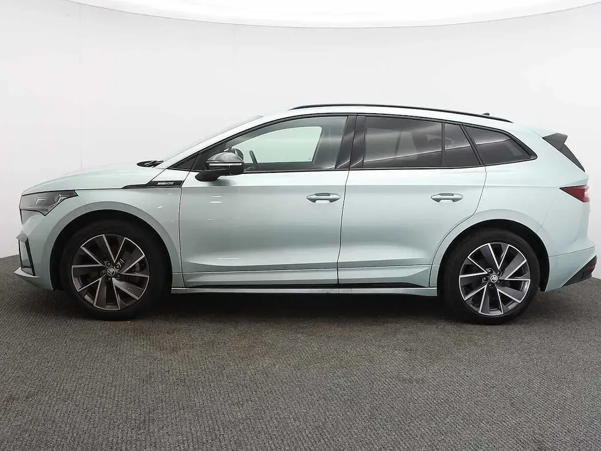 Used Skoda Enyaq iV SportLine 143 kW (195 HP) 2023 Arctic silver metallic SUV