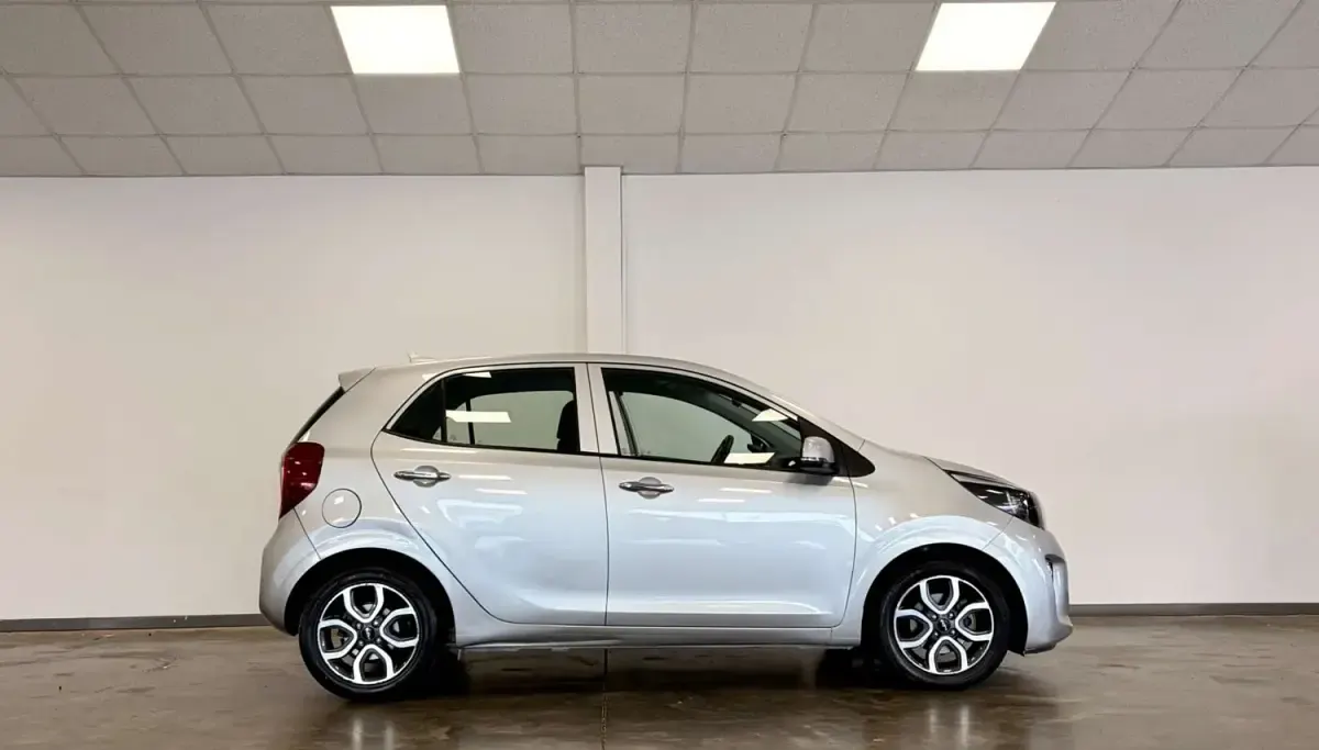 Second-hand Kia Picanto 2023 Argintiu Hatchback