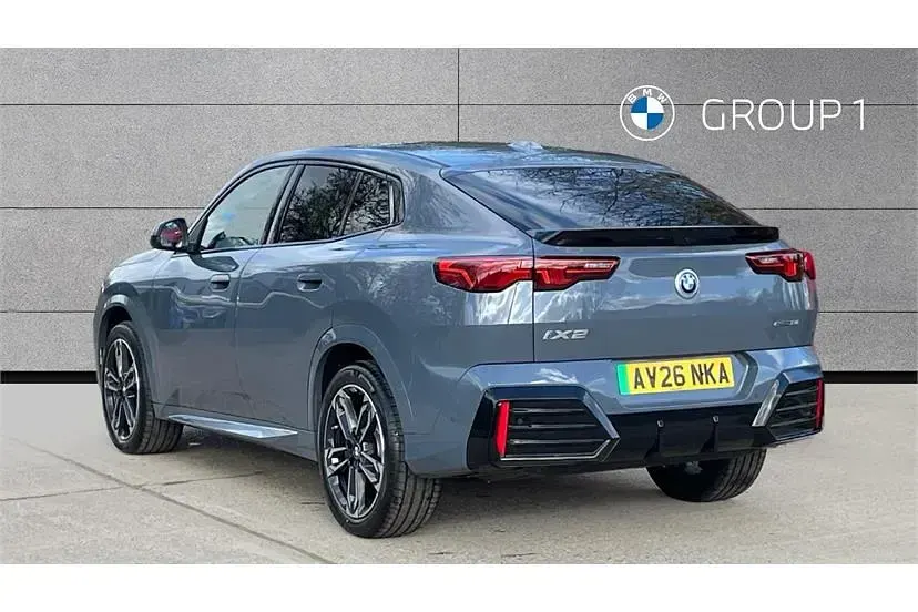Usado BMW iX2 M Sport 150 kW (204 HP) 2026 Cinzento SUV