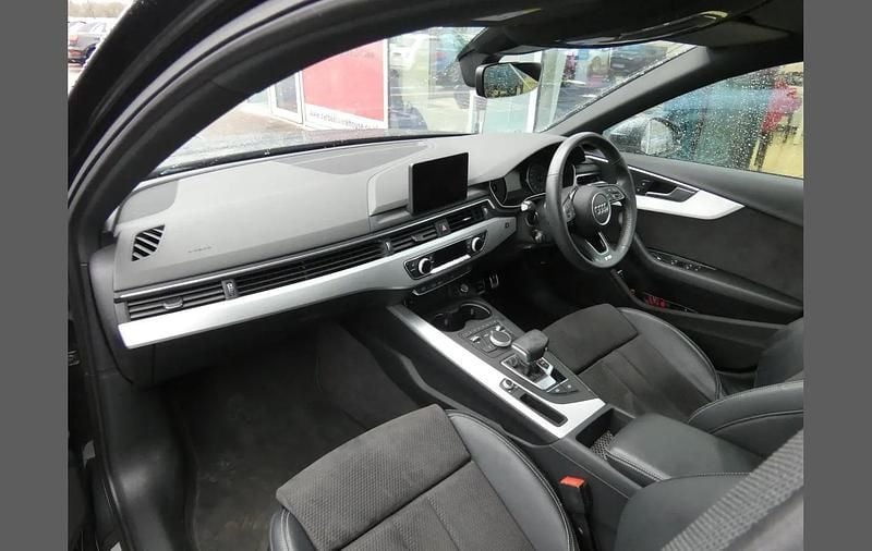 Used Audi A4 S-Line 187 HP (137 kW) 2019 Grey Estate