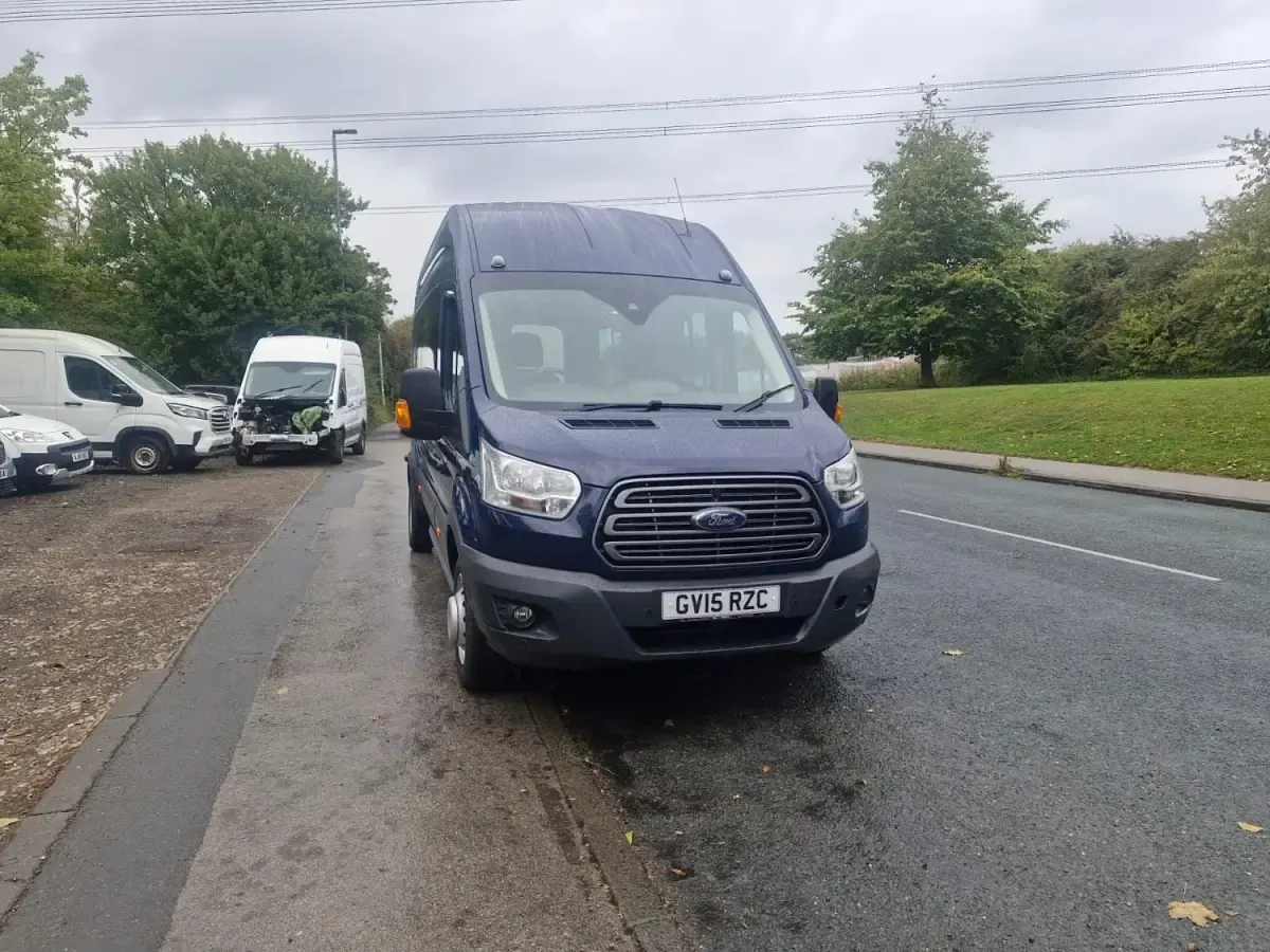 Second-hand Ford Transit Trend 125 CP (91 kW) 2015 Albastru Monovolum