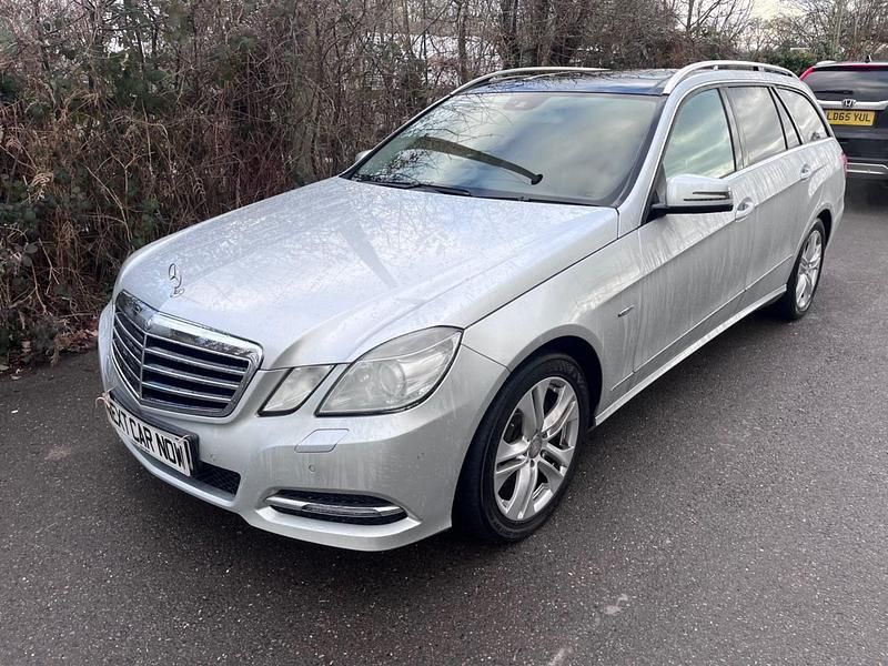 Begagnad Mercedes E250 Avantgarde 2010 Silver Kombi