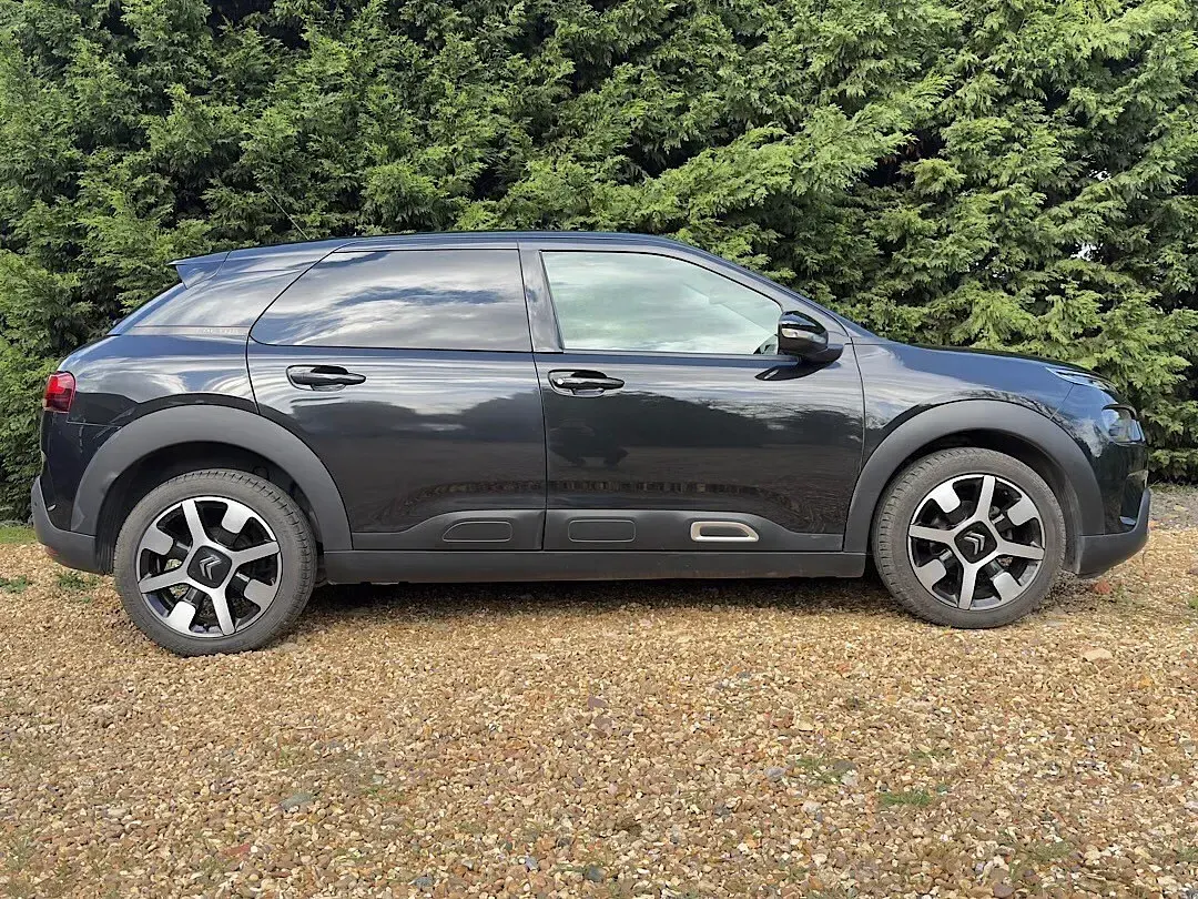 Used Citroën C4 Cactus Flair 2018 Black Hatchback