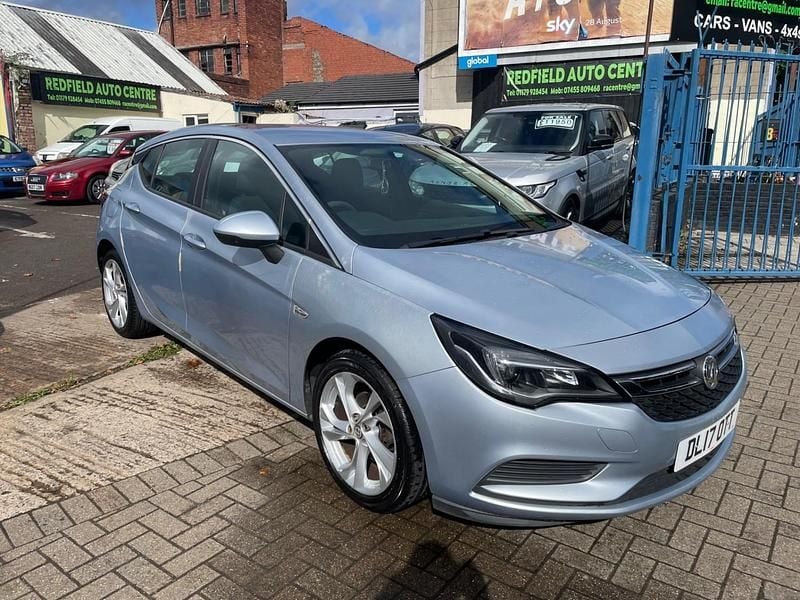 Silver Used 2017 Vauxhall Astra Design Edition Hatchback | £3,995 (Super price) - Image 1/4