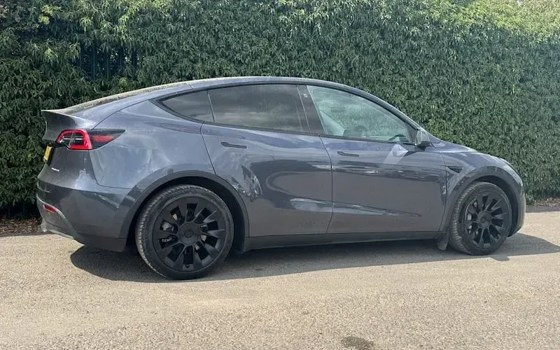 Used Tesla Model Y Long Range AWD 286 kW (389 HP) 2025 SUV