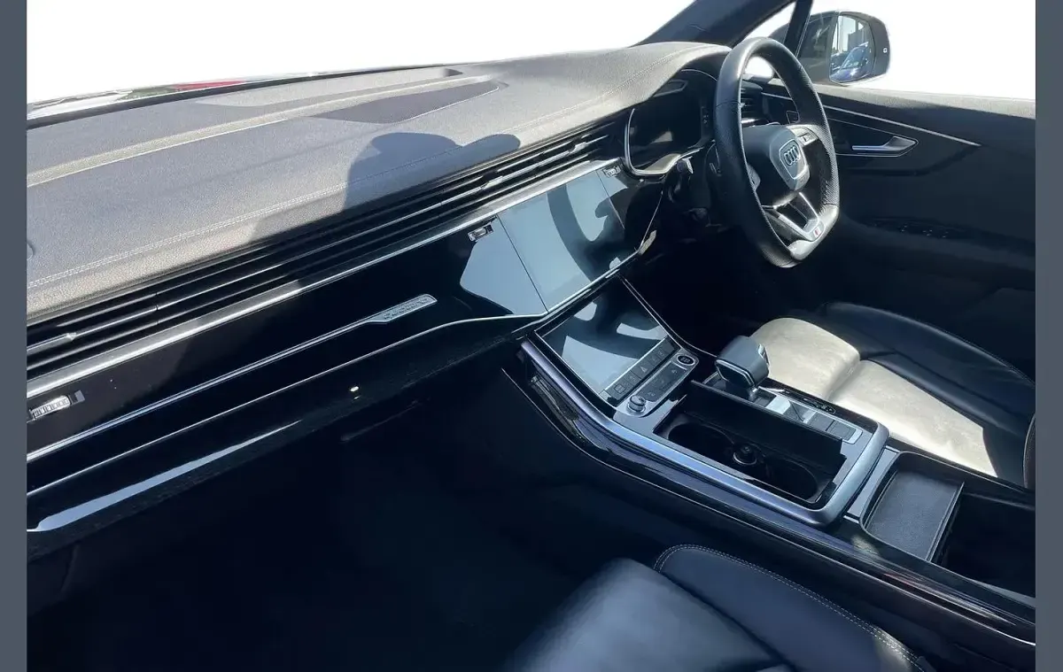 Used Audi Q7 Black Edition 281 HP (206 kW) 2022 Grey SUV
