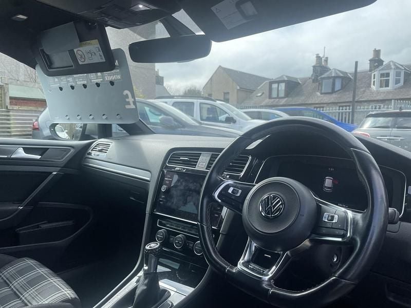 Używany VW Golf VII GTD 184 KM (135 kW) 2018 Srebrny Hatchback