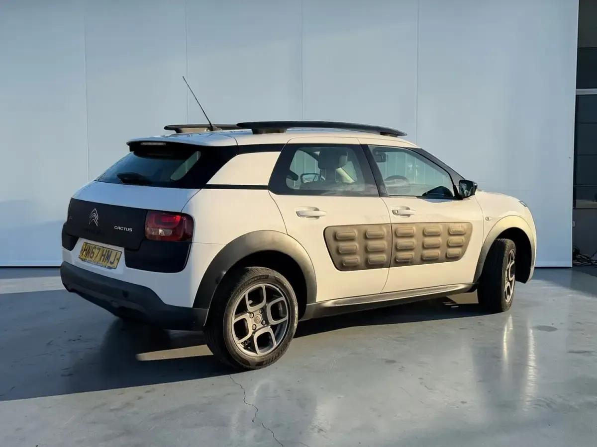 Używany Citroën C4 Cactus Feel 82 KM (60 kW) 2017 Biały Hatchback