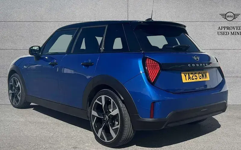 Used Mini Cooper Exclusive 150 kW (204 HP) 2026 Hatchback