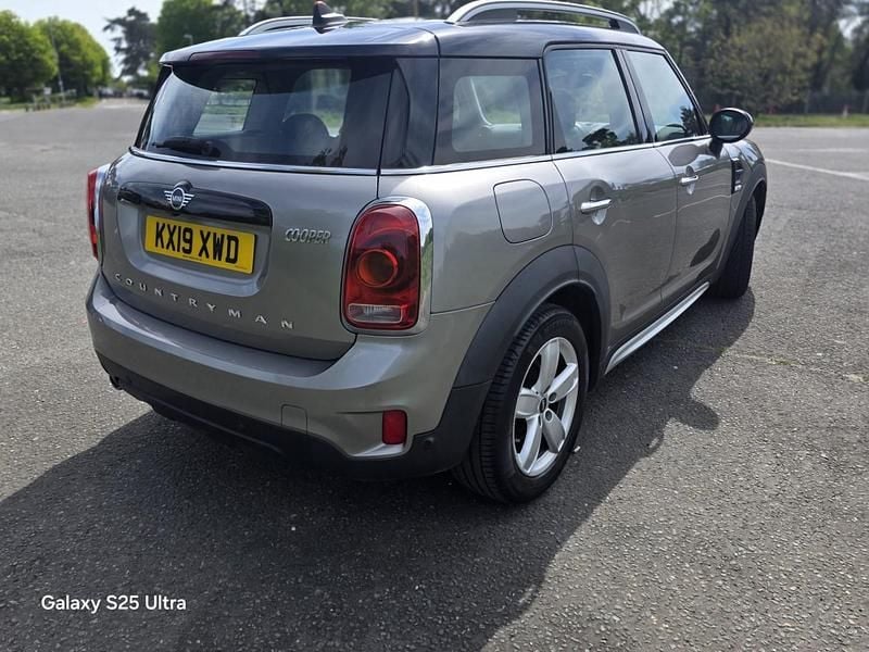 Begagnad Mini Cooper Classic 136 HK (100 kW) 2019 Silver Halvkombi