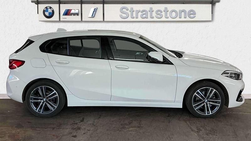 Used BMW 118 Sport Line 138 HP (101 kW) 2020 White Hatchback
