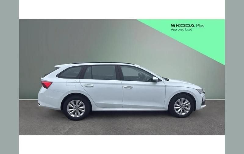 Used Skoda Octavia SE Technology 116 HP (85 kW) 2025 White Estate