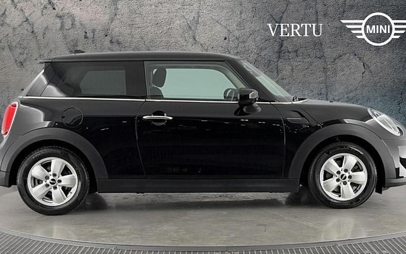 Used Mini Cooper Classic 136 HP (100 kW) 2022 Black Hatchback