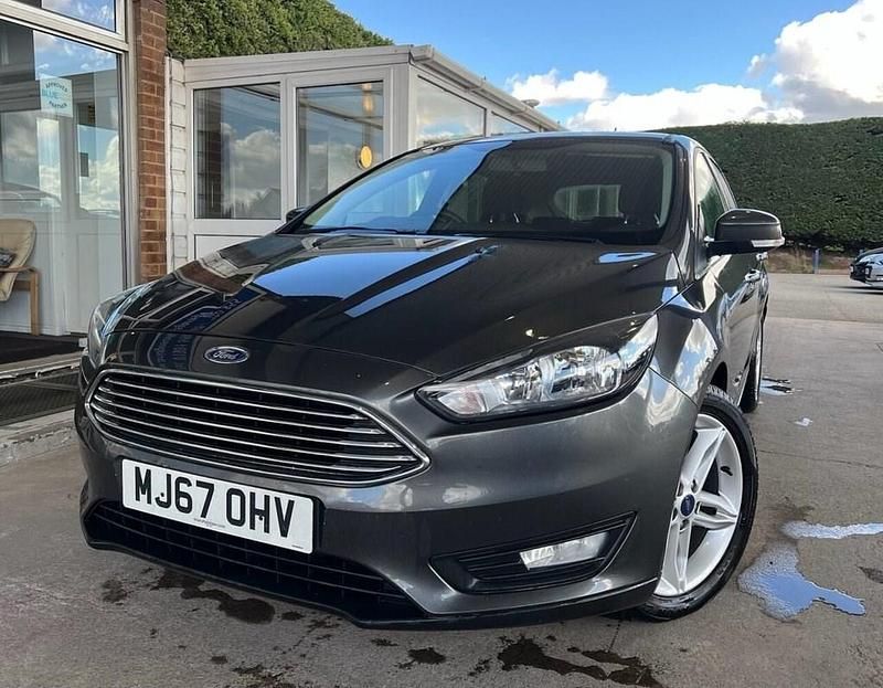 Used Ford Focus Zetec 120 HP (88 kW) 2017 Grey Hatchback