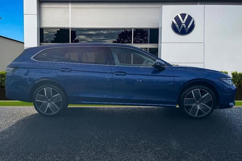 Used VW Passat Elegance 272 HP (200 kW) 2025 Blue Estate