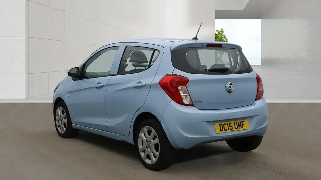 Used Vauxhall Viva 75 HP (55 kW) 2015 Blue Hatchback
