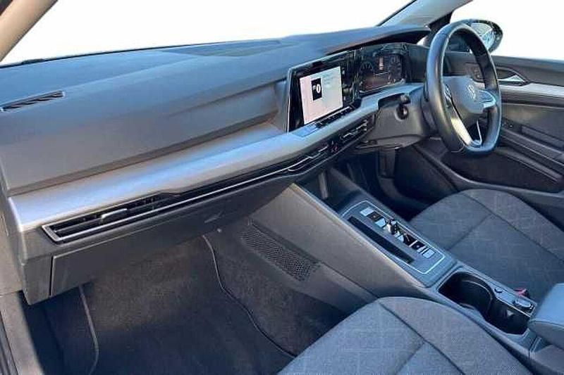 Used VW Golf VIII Life 150 HP (110 kW) 2023 Dolphin grey Hatchback