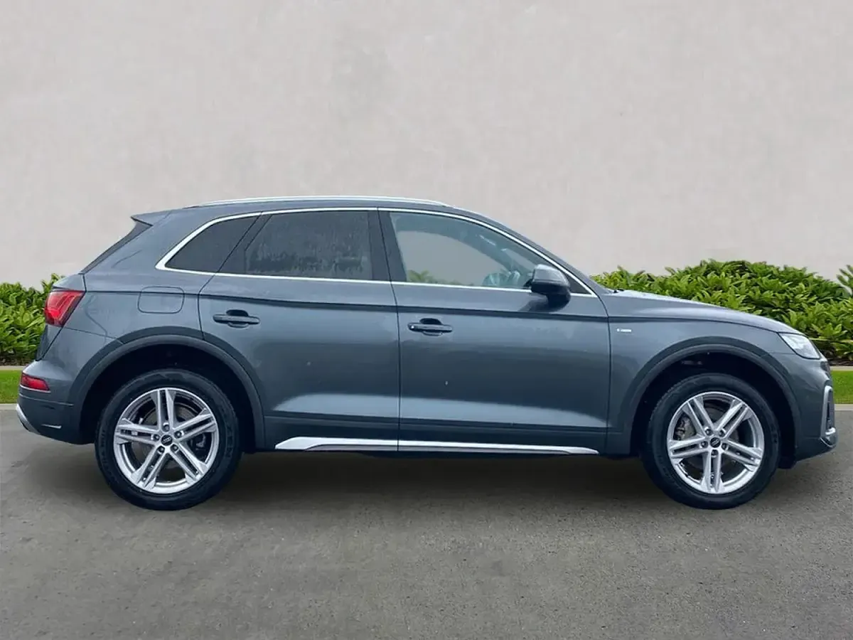 Used Audi Q5 S-Line 204 HP (150 kW) 2023 Grey SUV