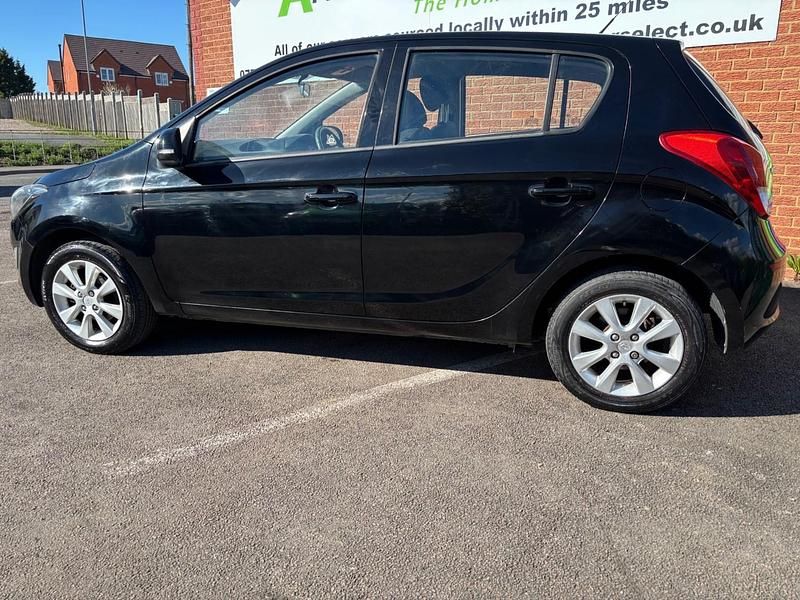 Używany Hyundai i20 Active 85 KM (62 kW) 2013 Czarny Hatchback