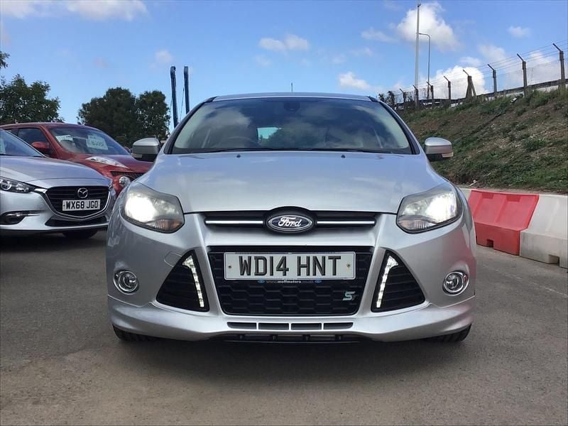 Silver Used 2014 Ford Focus Zetec Hatchback | £5,795 (Fair price) - Image 1/4