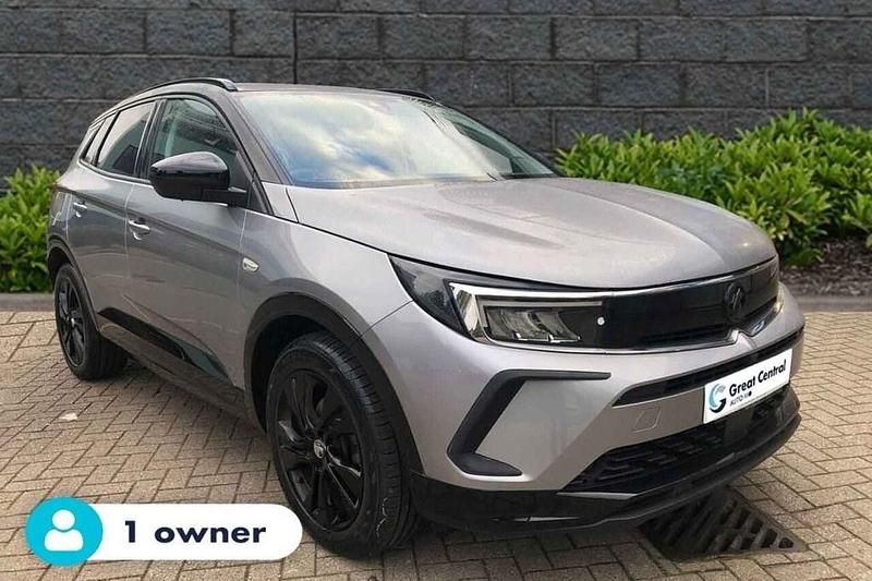 Used Vauxhall Grandland X SRi 130 HP (95 kW) 2022 Grey SUV