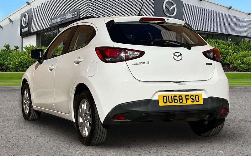Used Mazda 2 75 HP (55 kW) 2018 White Hatchback