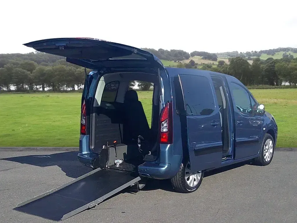 Used Citroën Berlingo 90 HP (66 kW) 2012 Blue MPV