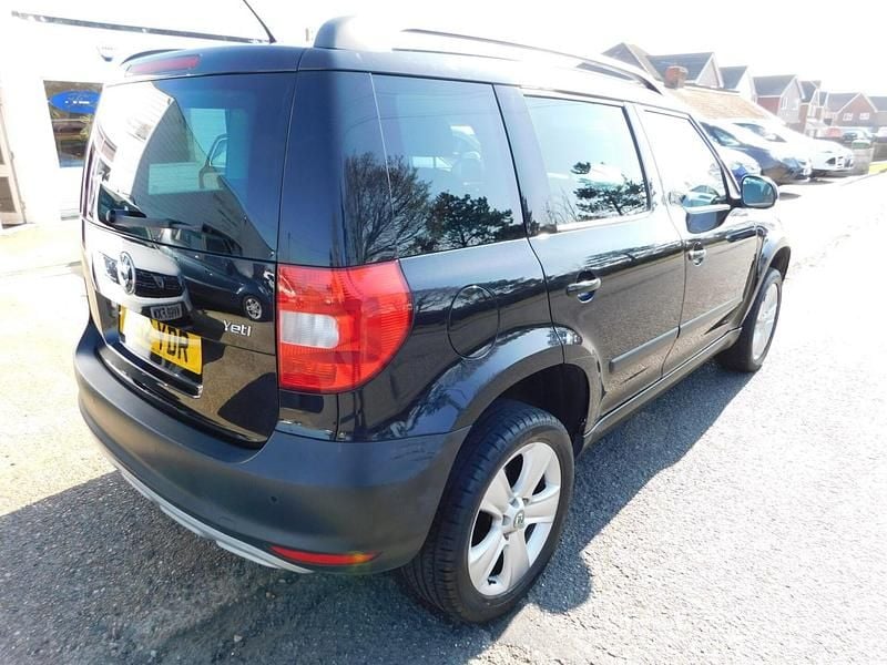 Used Skoda Yeti SE 105 HP (77 kW) 2012 Black SUV