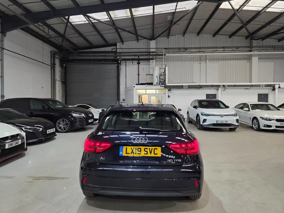 Used Audi A1 Sportback Design 116 HP (85 kW) 2019 Blue Hatchback