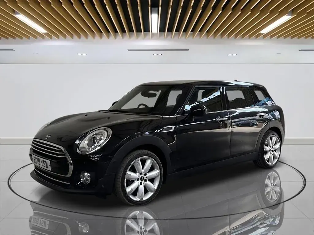 Used Mini Cooper Clubman Exclusive 136 HP (100 kW) 2019 Black Estate
