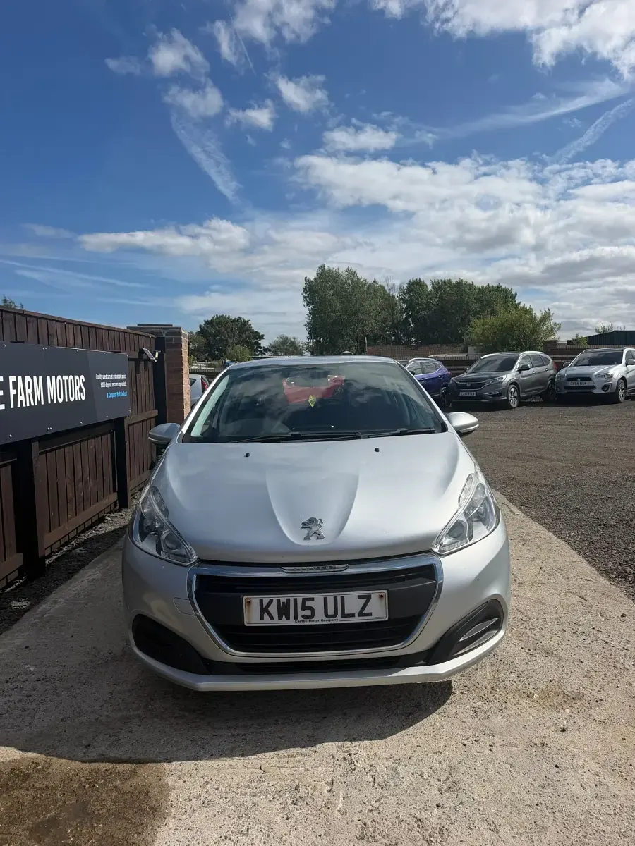 Used Peugeot 208 Active 73 HP (53 kW) 2015 Silver Hatchback
