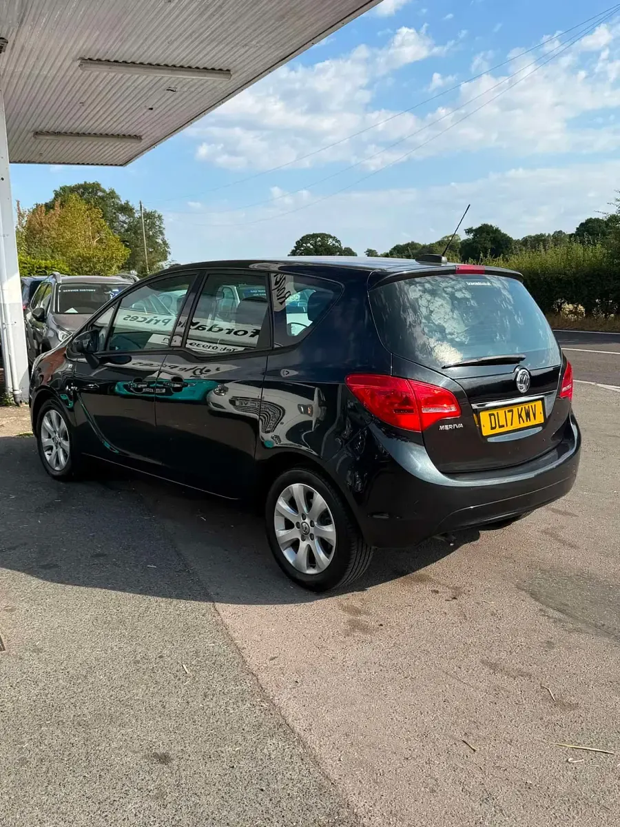 Used Vauxhall Meriva 98 HP (72 kW) 2017 Black MPV