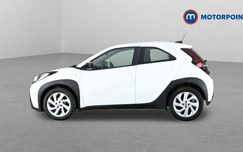 Used Toyota Aygo X PURE 72 HP (52 kW) 2025 SUV