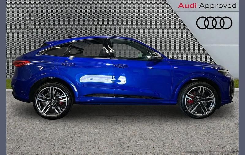 Used Audi Q5 Sportback Advanced 268 HP (197 kW) 2025 Blue SUV