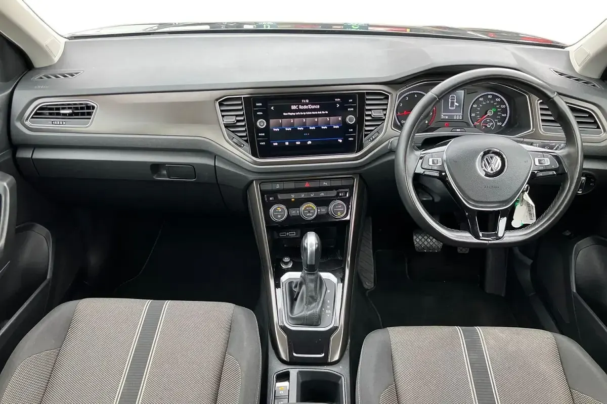 Usado VW T-Roc SE 150 HP (110 kW) 2019 Cinzento SUV