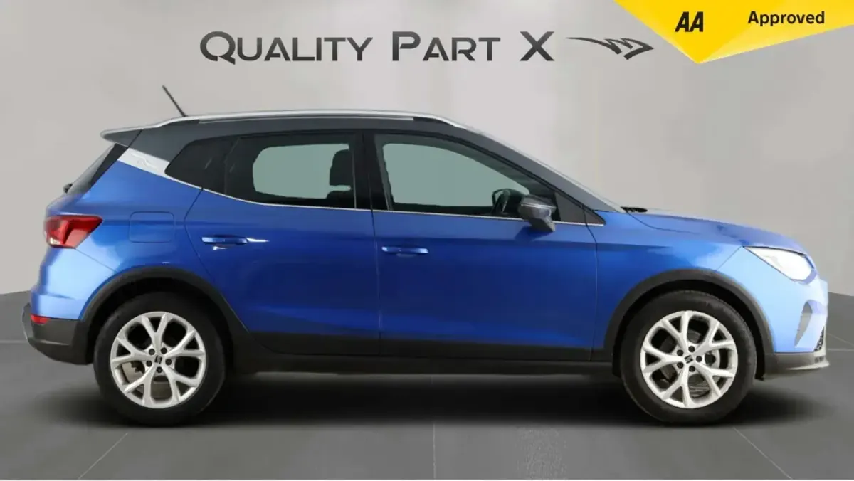 Begagnad Seat Arona FR 2023 Blå SUV