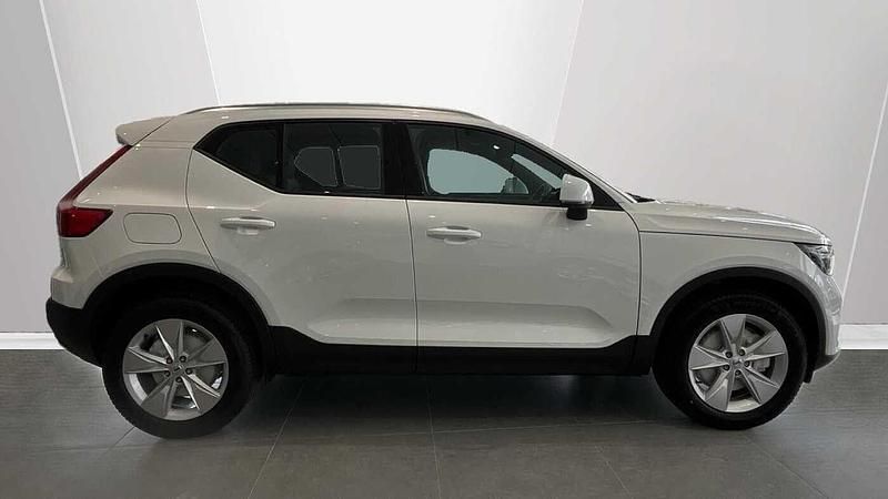 New Volvo XC40 Core 2025 White SUV