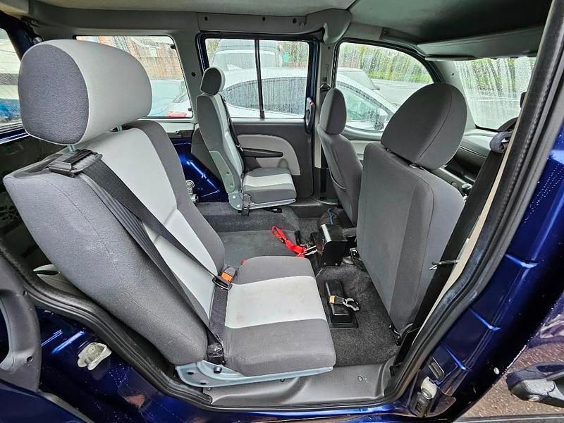 Begagnad Fiat Doblò Dynamic 2010 Minibuss