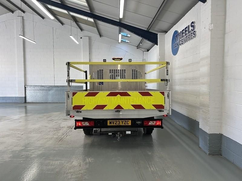 Second-hand Ford Transit 130 CP (95 kW) 2023 Alb Cabrio