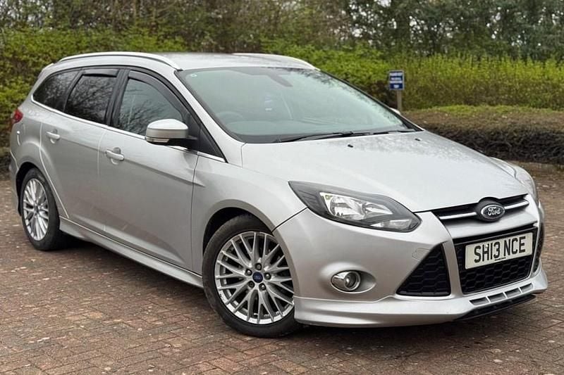 Used Ford Focus Zetec 115 HP (84 kW) 2013 Silver Estate