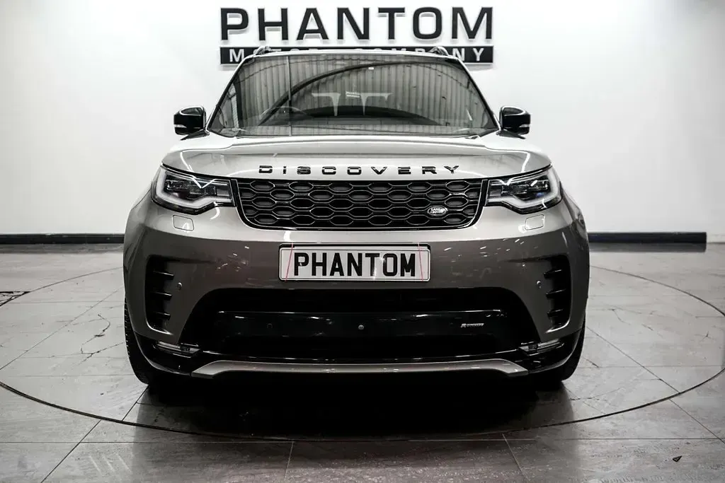 Usado Land Rover Discovery 5 SE Dynamic 300 HP (220 kW) 2022 Prateado SUV