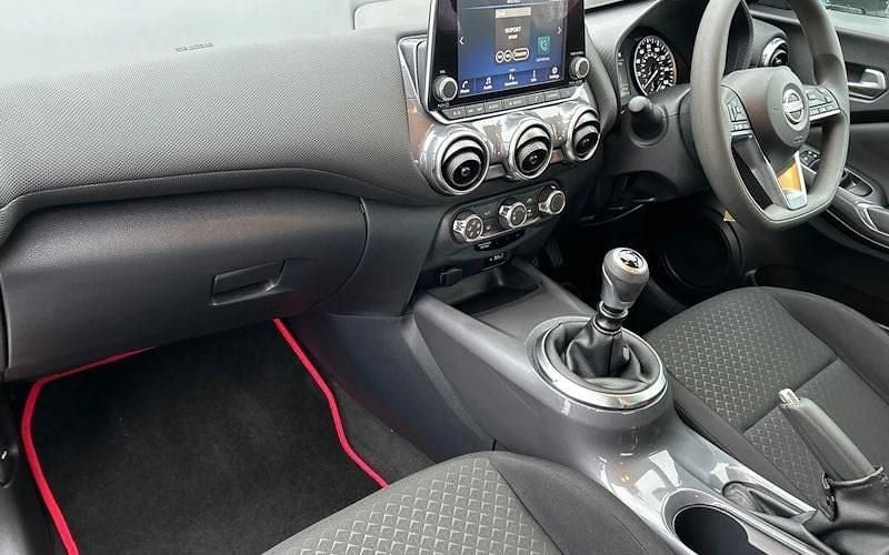 Used Nissan Juke Acenta 114 HP (83 kW) 2023 White SUV