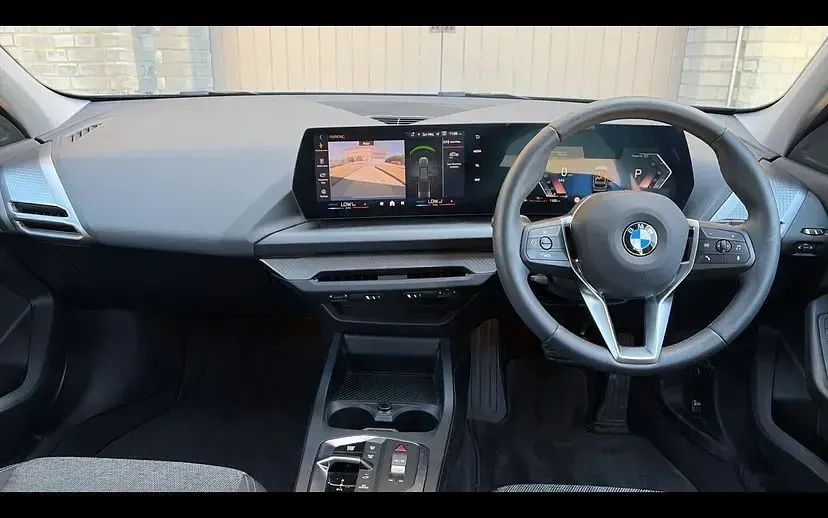 Used BMW 120 Sport Line 168 HP (123 kW) 2025 Green Hatchback