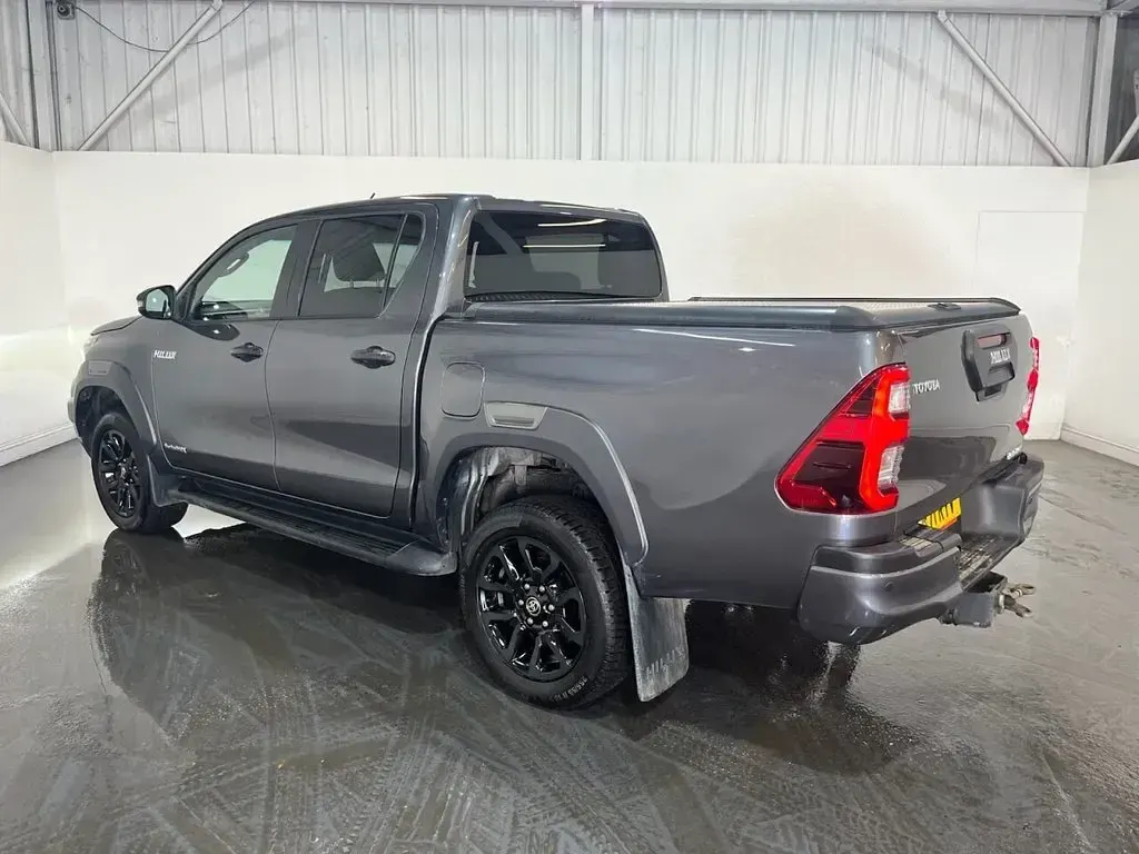 Used Toyota HiLux 204 HP (150 kW) 2021 Grey Pickup